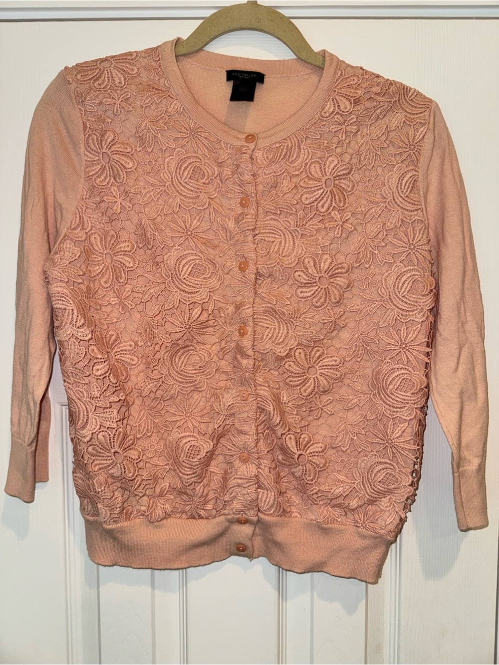 Ann Taylor Factory Pink Floral Lace Cardigan Sweater Large Cottagecore - Picture 2 of 7